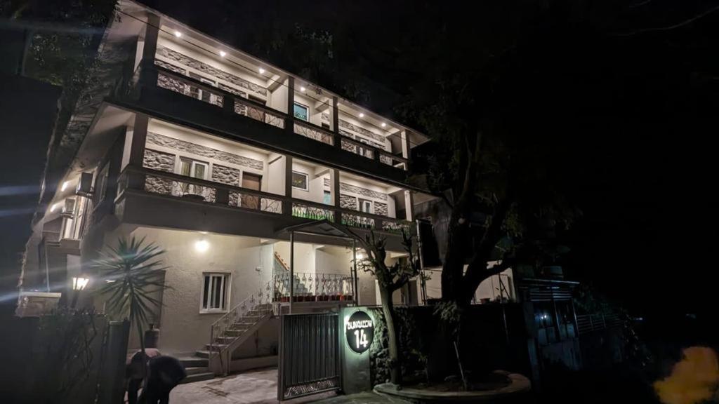 Bunglow 14, Rooms With Balcony Маунт-Абу Экстерьер фото