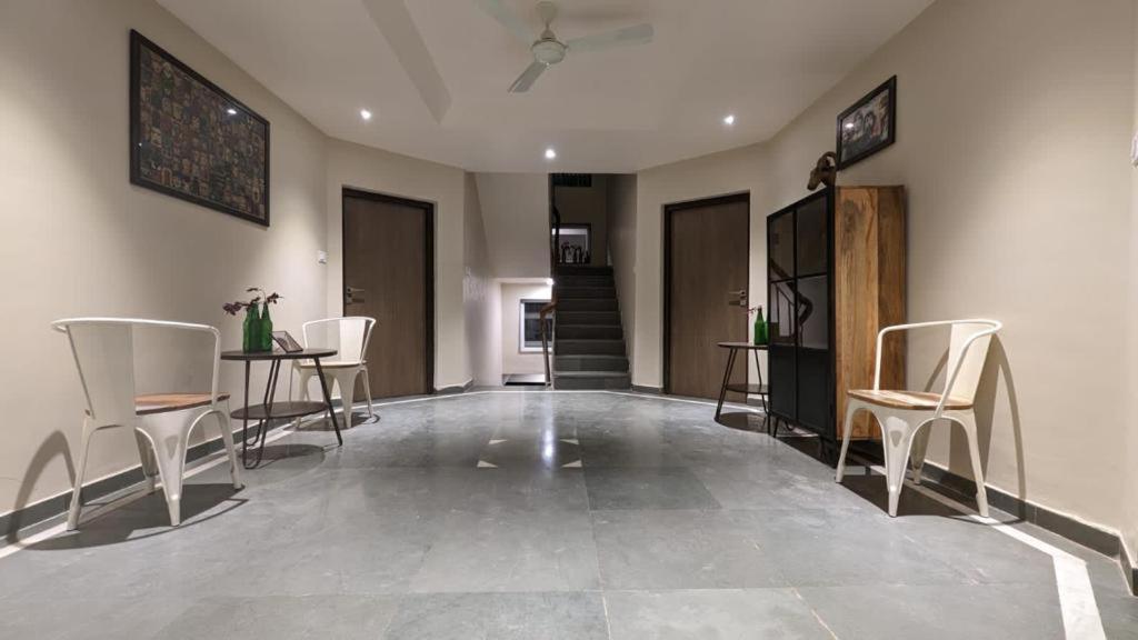 Bunglow 14, Rooms With Balcony Маунт-Абу Экстерьер фото