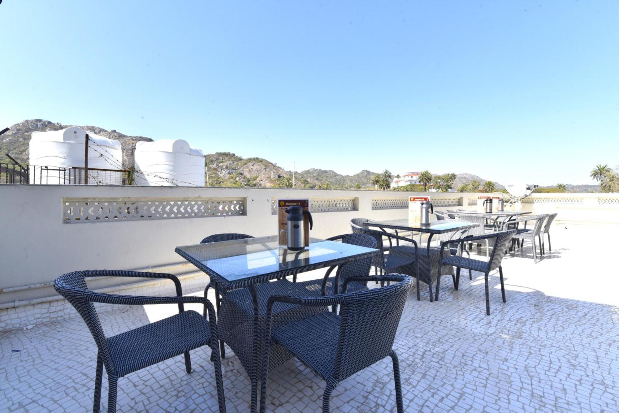 Bunglow 14, Rooms With Balcony Маунт-Абу Экстерьер фото